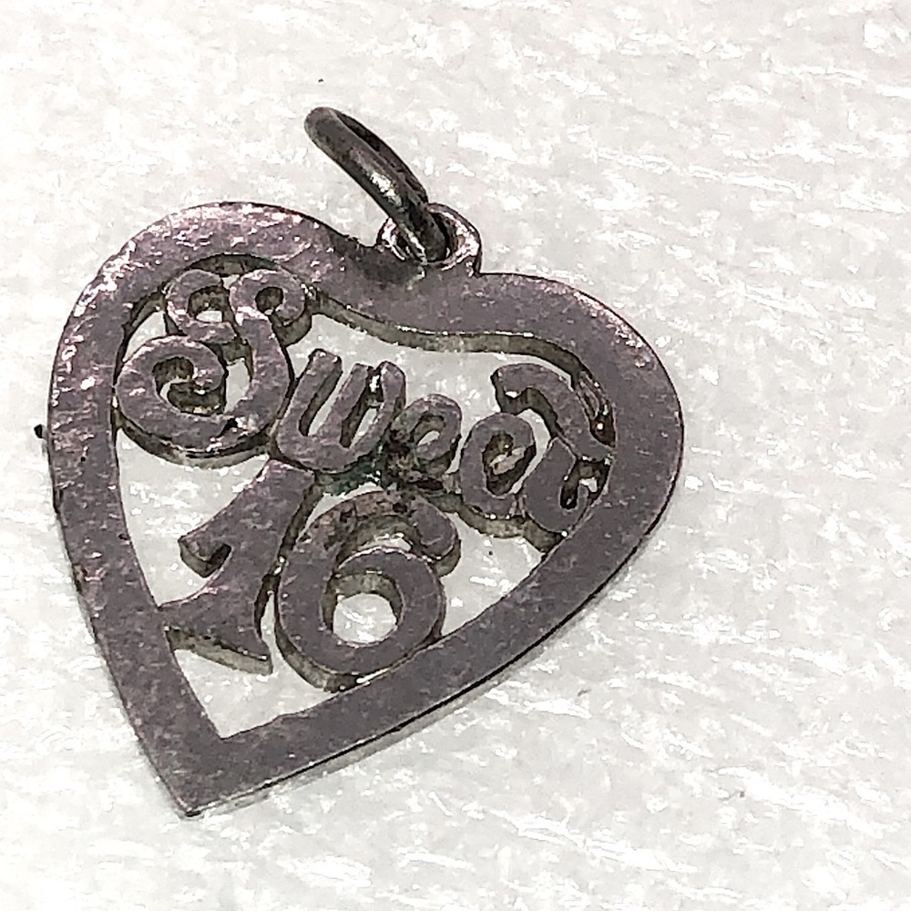 Vtg Sterling Silver Sweet 16 Heart Birthday Bracelet Charm / Mini Pendant